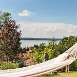 Snug 3 - Traumhafter Seeblick, 2 Zi Apartment, Garten & Terrasse