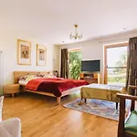 Snug 3 - Traumhafter Seeblick, 2 Zi Apartment, Garten & Terrasse Apartament *
