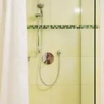 Snug 3 - Traumhafter Seeblick, 2 Zi Apartment, Garten & Terrasse Apartament *