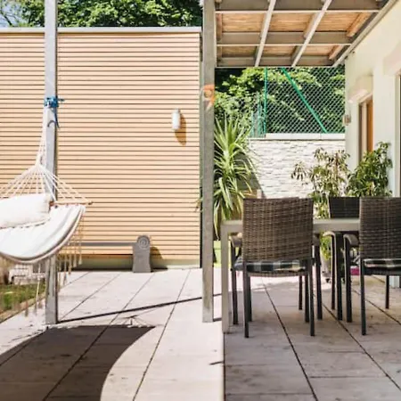 Snug 3 - Traumhafter Seeblick, 2 Zi Apartment, Garten&terrasse