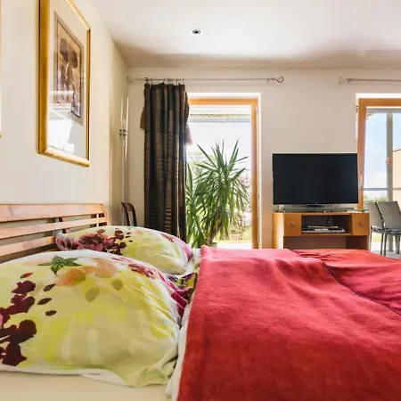 Apartament Snug 3 - Traumhafter Seeblick, 2 Zi Apartment, Garten & Terrasse Herrsching am Ammersee